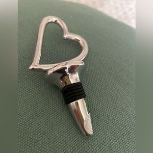 Heart shape  Mariposa aluminum fully recycled bottle stopper